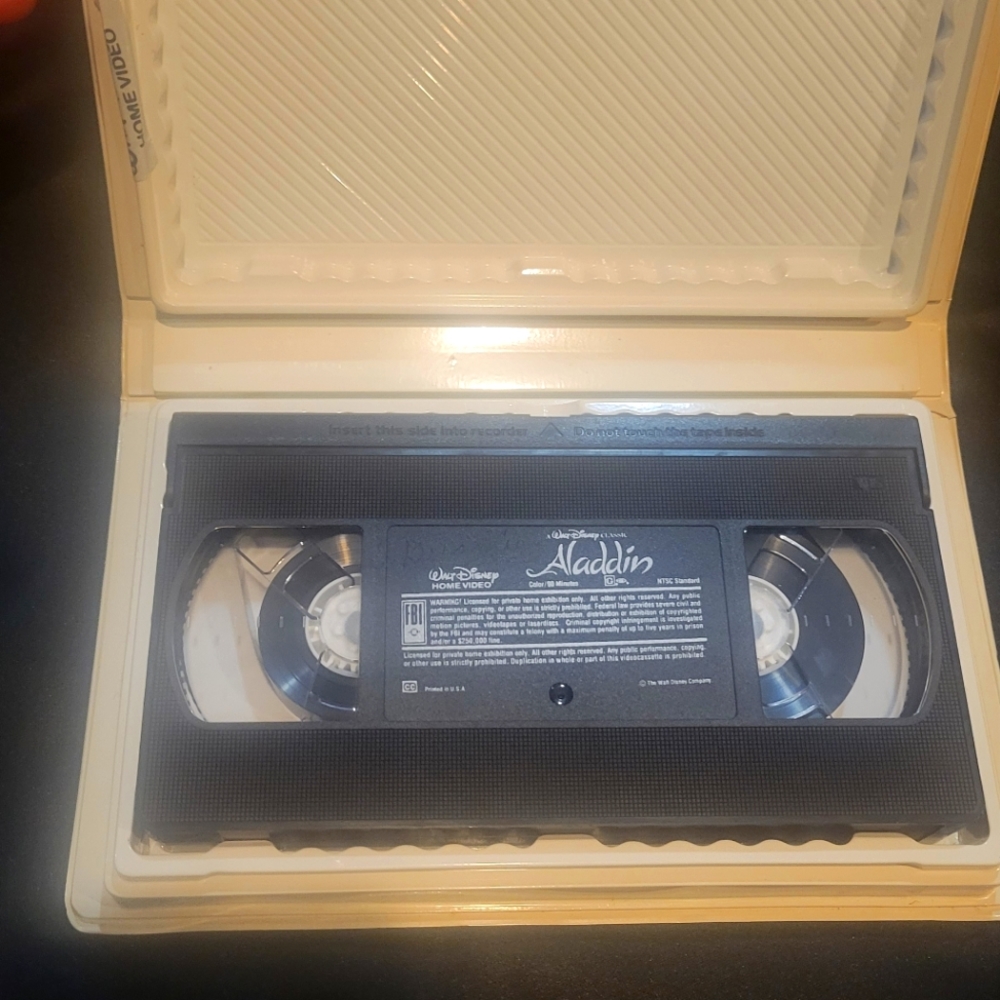 **Black Diamond** A Walt Disney Classic VHS Aladdin